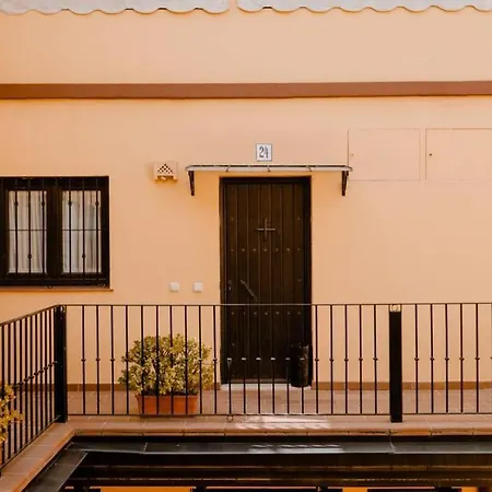 Corral Del Horno Central Oasis By Valcambre Seville Exterior photo